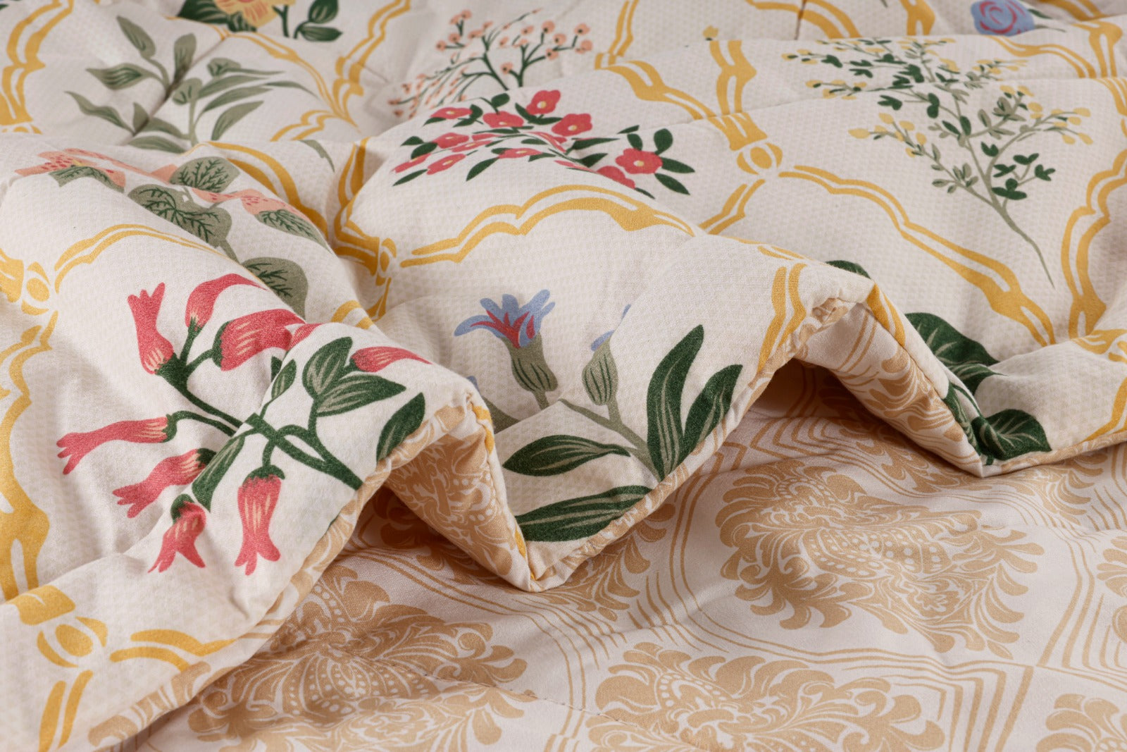 Designer Floral Soft & Fluffy Reversible Ac Room Printed Double Bed Comforters |by Home Collective